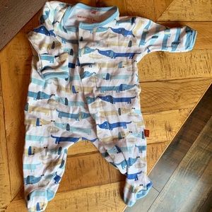 Magnetic onesie - dog print - newborn